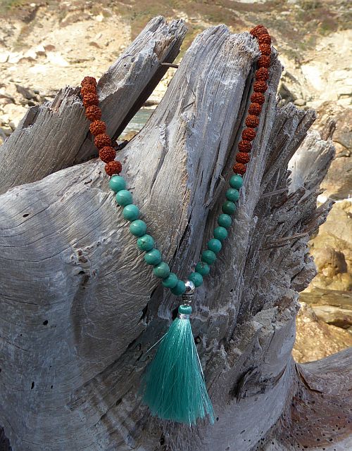 Bild "Mala Set:Rudra-Tuerkis-Baumstamm-500.jpg"